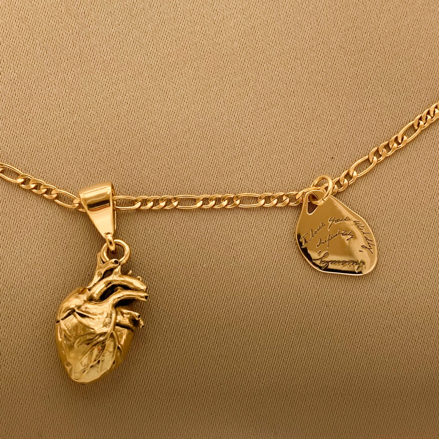 LONA HEART NECKLACE